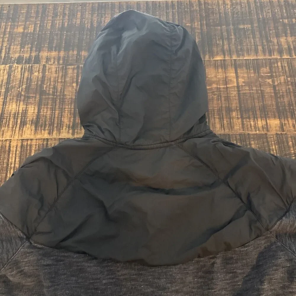 Nike Hoodie Full zipper With Zipper Pocket.  Size XL